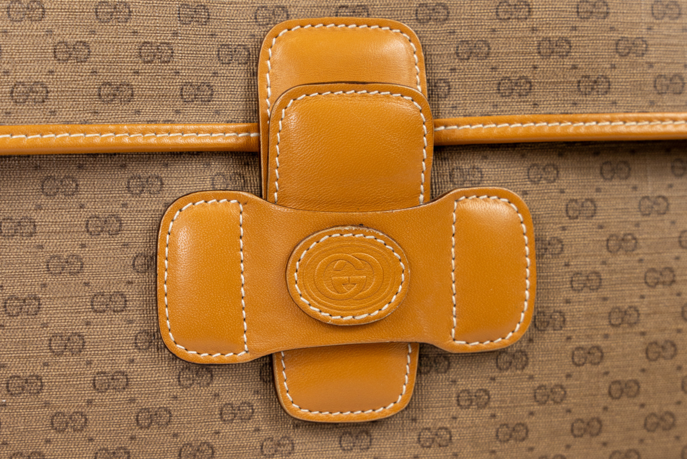 Gucci Noé Large Pouch